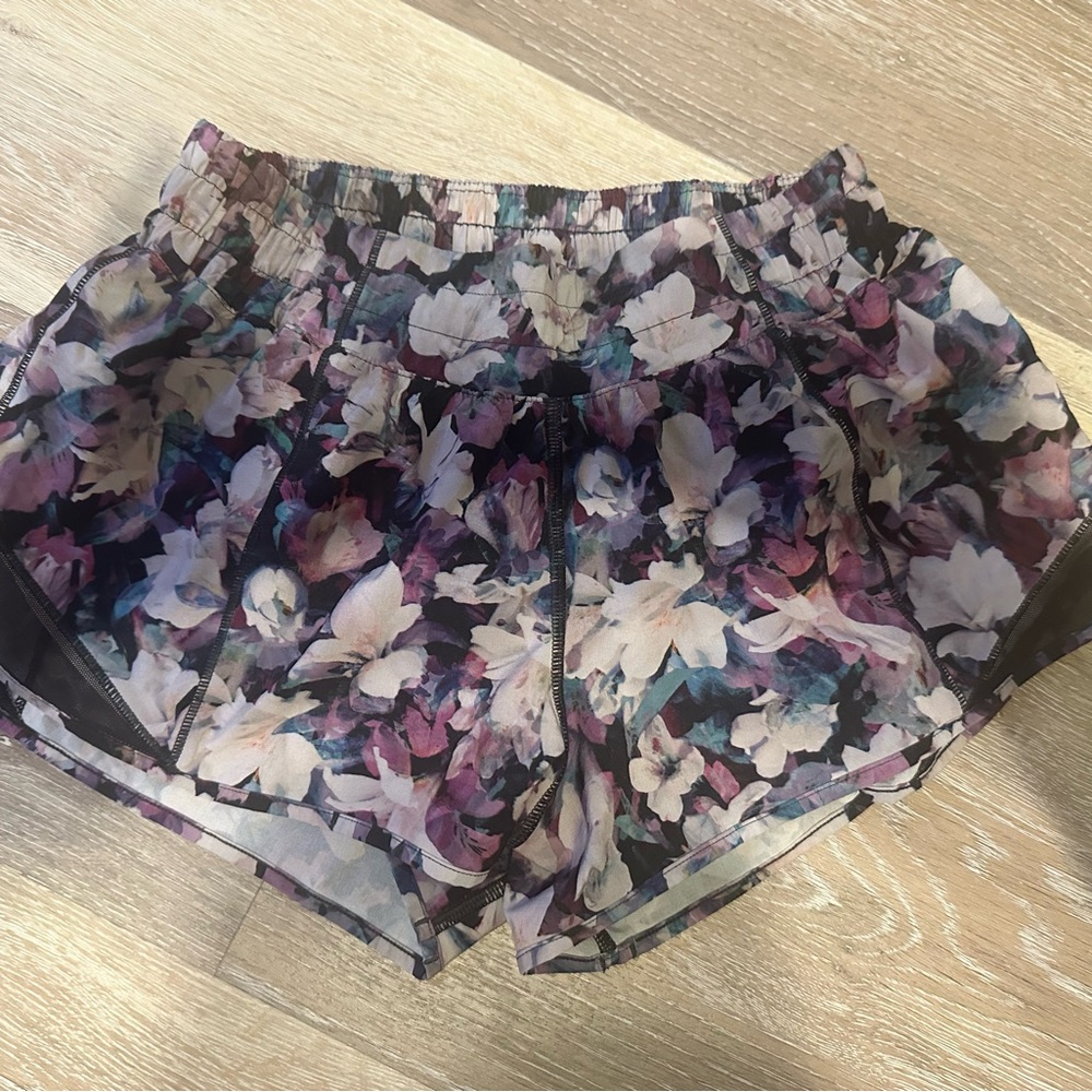 Lululemon athletica Utopia Floral Print Women's Athletic Shorts